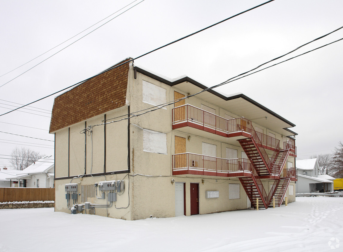 Foto del edificio - 478 Ryan Ave