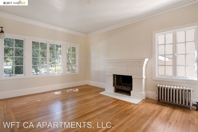 Building Photo - 2720 College Ave