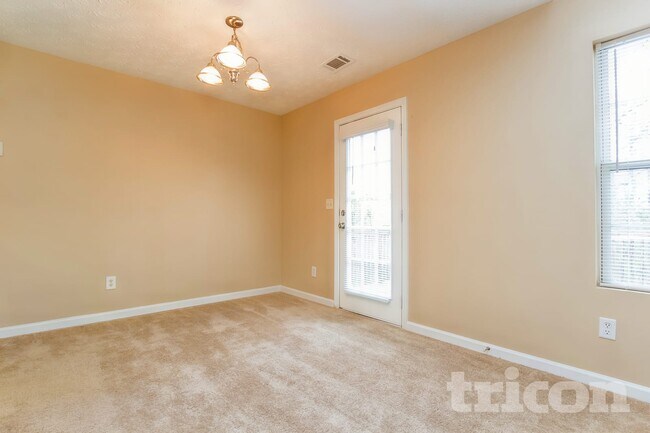 Building Photo - 520 Gatewood Dr