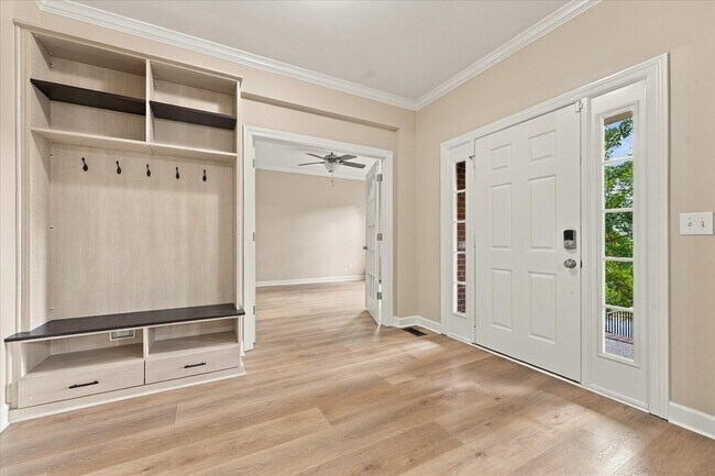 Foto del edificio - 1414 Chantilly Ln