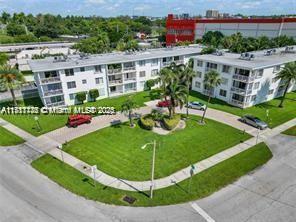 Foto principal - 1600 NE 114th St