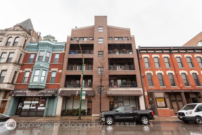 Building Photo - 407 W North Ave