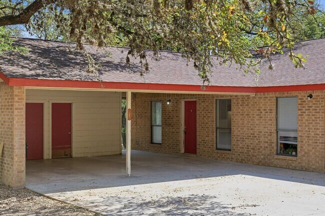 Foto del edificio - 405 Whitetail Dr