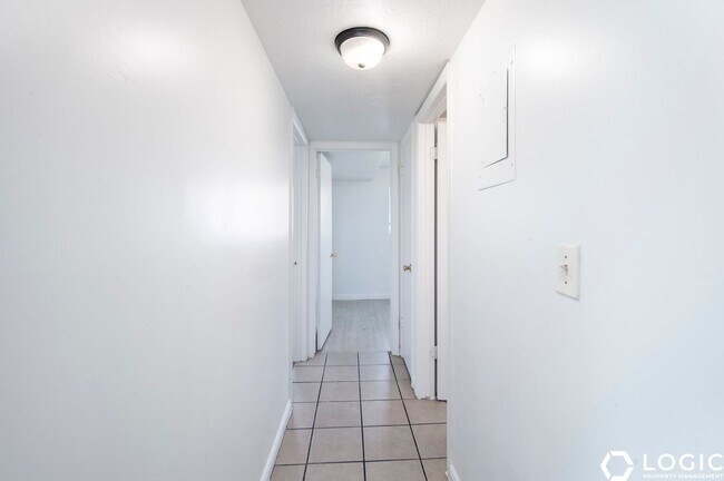 Foto del edificio - 1600 Ivy Cir