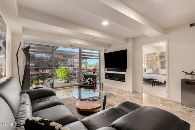 Foto del edificio - 7131 E Rancho Vista Dr