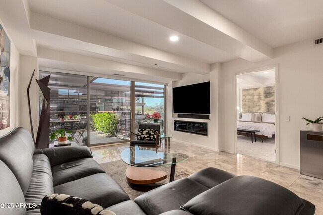 Building Photo - 7131 E Rancho Vista Dr