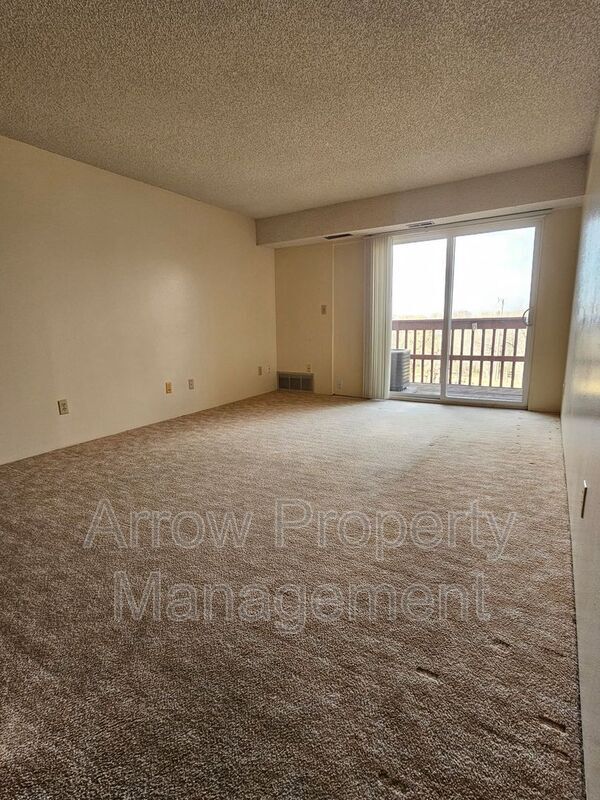 Building Photo - 1300 E H St