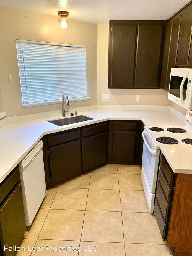 Foto del edificio - 2 br, 2 bath House - 902 Dover