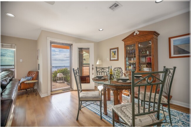 Foto del edificio - 8316 Seawall Blvd