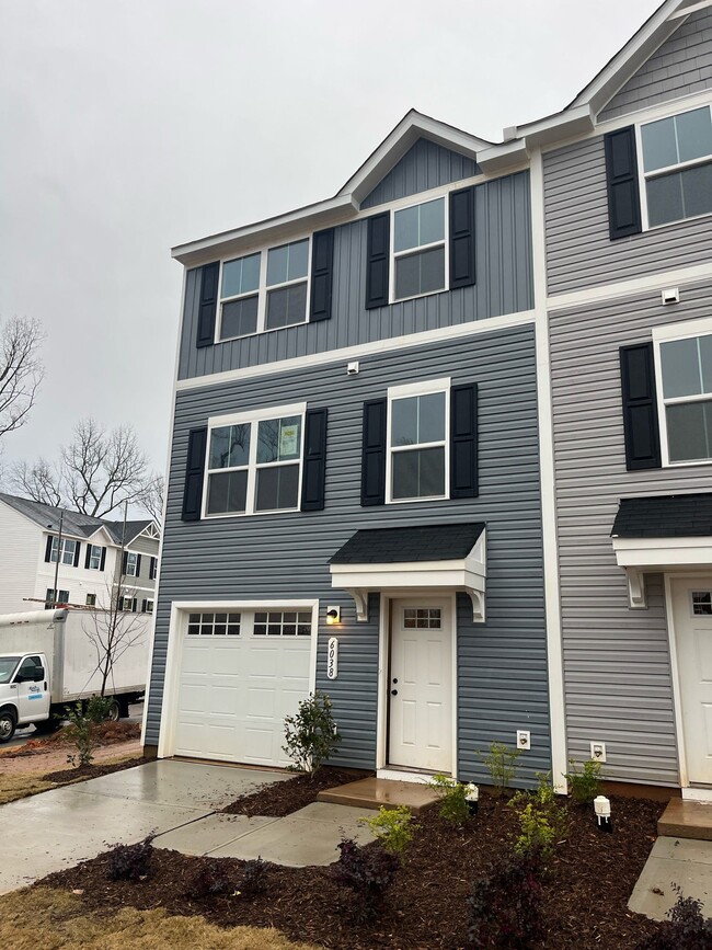 Building Photo - 6038 Carrick Bnd Ct