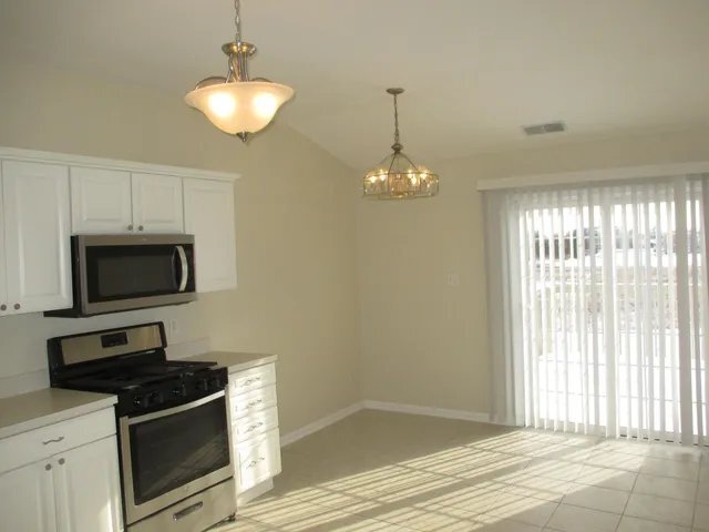 Foto del edificio - 892 Boxwood Dr
