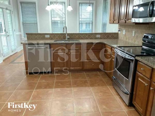 Foto del edificio - 3310 Lucy Dr