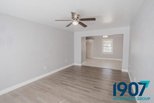 Foto del edificio - Completely Updated 3-Bed, 2-Bath Home in OKC - HALF-OFF SECOND MONTHS RENT IF APPROVED