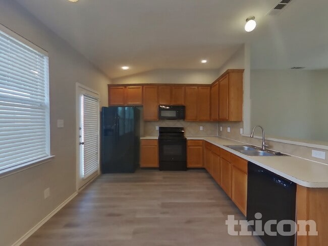 Building Photo - 2106 Rose May Dr