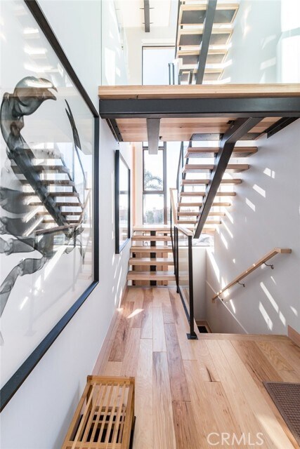 Foto del edificio - 814 Monterey Blvd