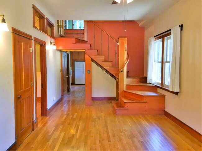 Building Photo - 515 G St