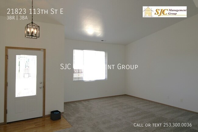 Foto del edificio - Four bed, 2.5 bath rambler for rent in Bon...