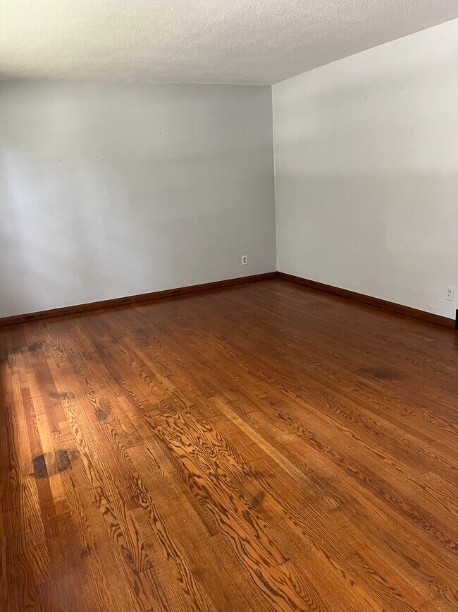 Foto del edificio - 3724 Thornwood Dr