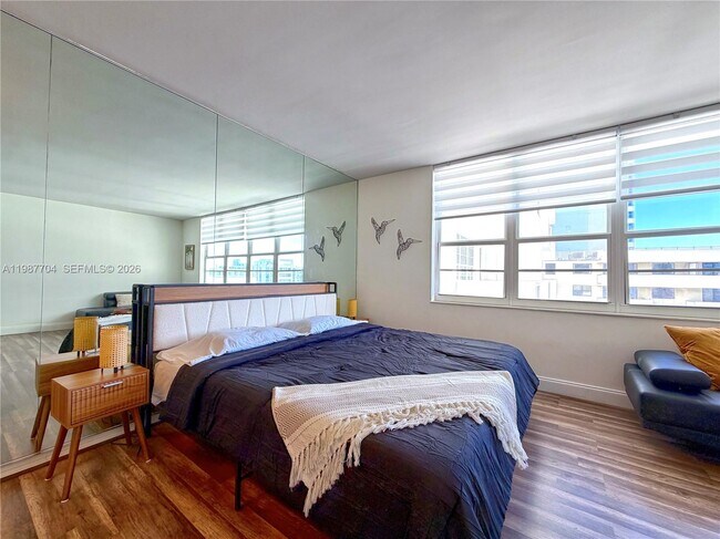 Building Photo - 100 Lincoln Rd