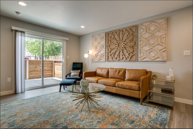 Foto del edificio - 3328 Cedarplaza Ln