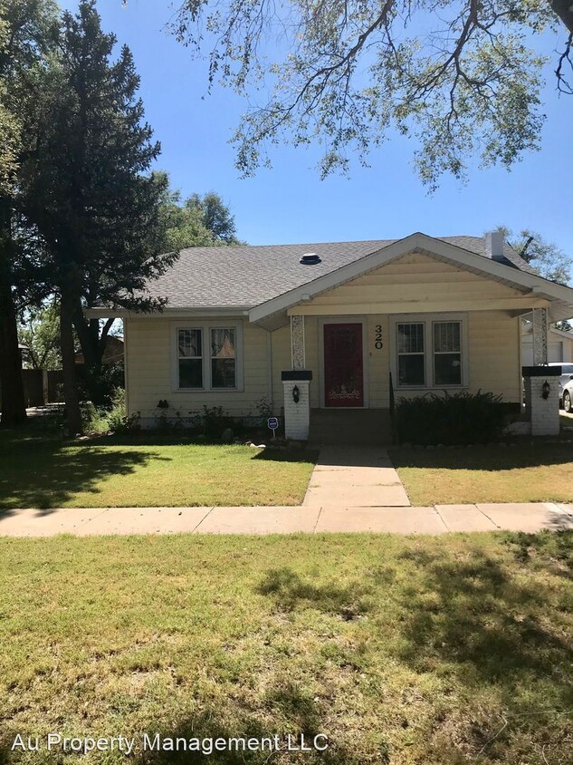 Primary Photo - 4 br, 2 bath House - 320 SUNSET TER