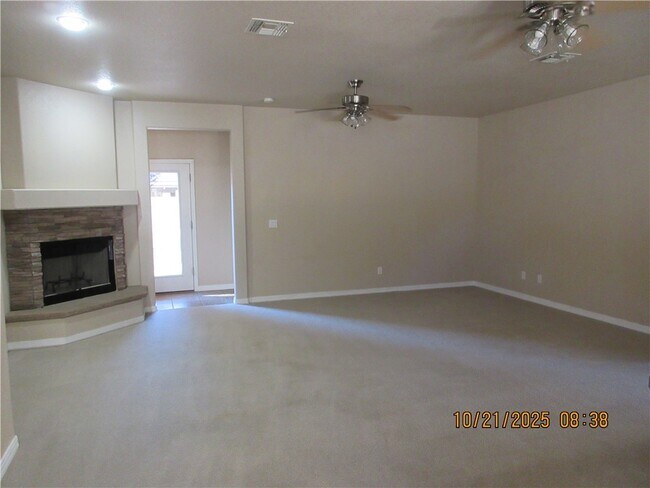 Foto del edificio - 2044 Rex Allen Dr