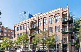 Building Photo - 936 W Madison St