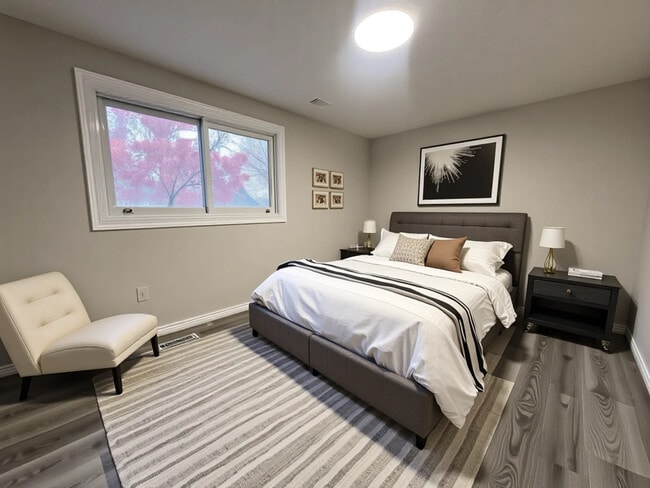 Building Photo - Detached Home In Stoney Creek!