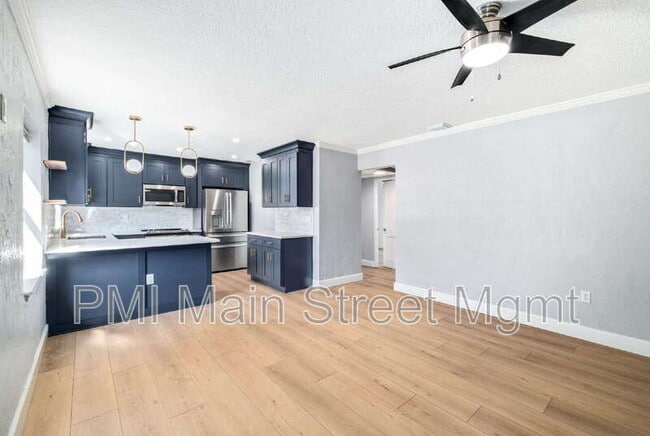 Building Photo - 707 Depugh St