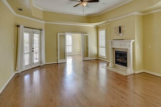 Building Photo - 58 Lake Rd