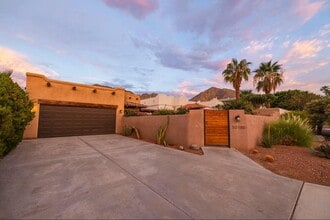 Building Photo - 53180 Avenida Mendoza