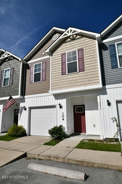Building Photo - 104 Waterstone Ln