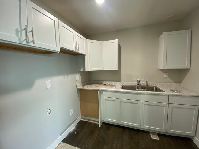 Building Photo - 710 2nd Ave N