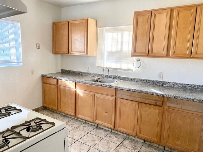 Foto del edificio - 2 br, 1 bath House - 2524 E Grant Ave