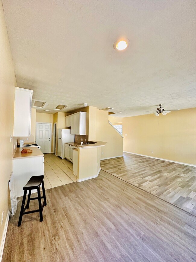 Foto del edificio - 16011 Sandy Path Ln