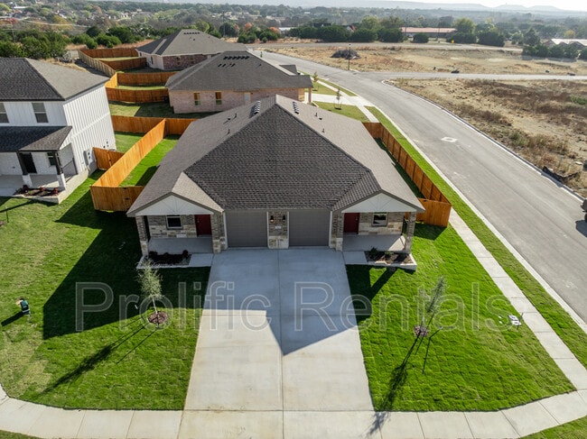 Foto del edificio - 102 Logan Ct