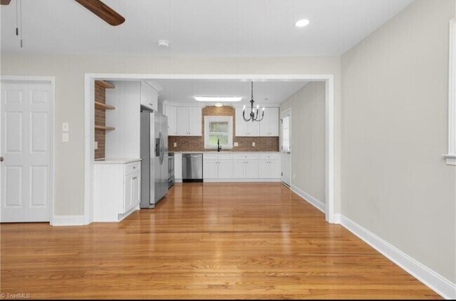 Foto del edificio - 2107 Wilkins St