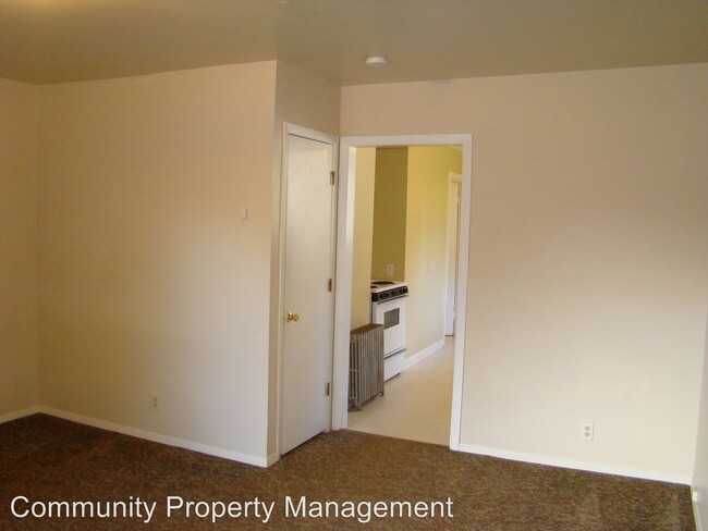 Building Photo - 925 4th Ave
