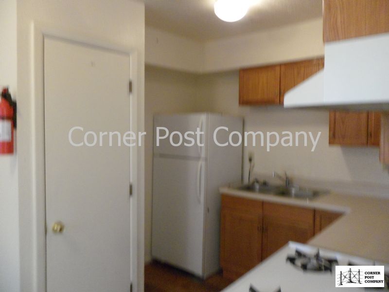 Building Photo - 1 Bedroom Apartment