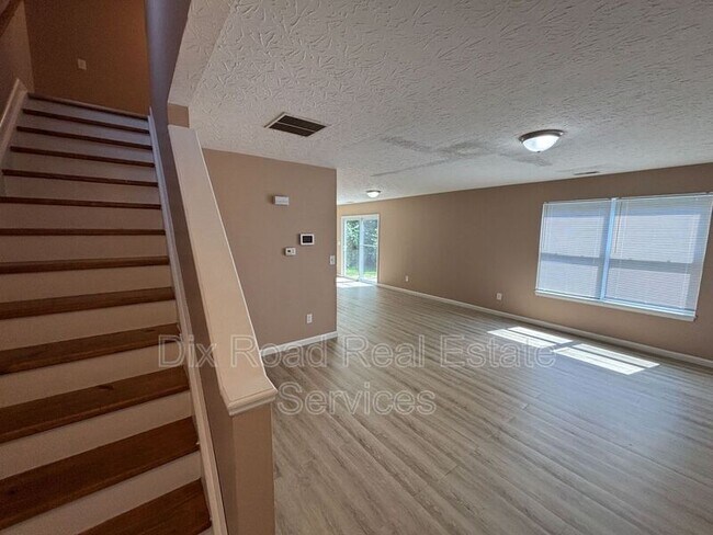 Foto del edificio - 100 Kaitlin Wy