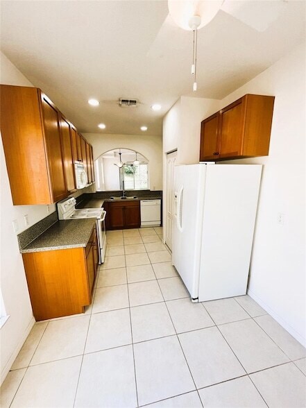 Foto del edificio - 10086 SW Chadwick Dr