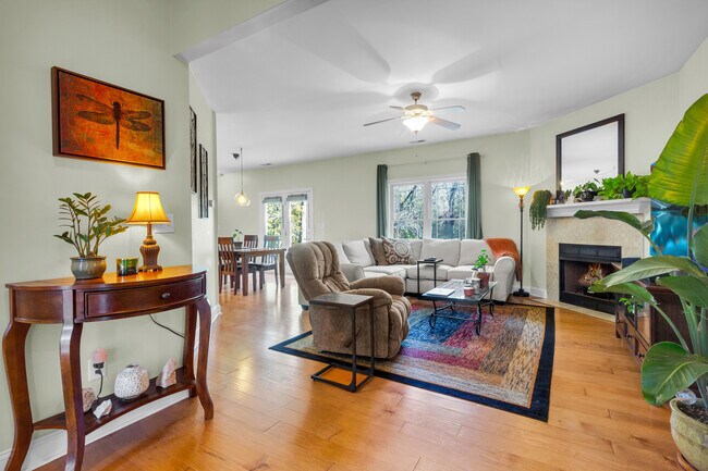 Foto del edificio - 112 Wild Oak Dr