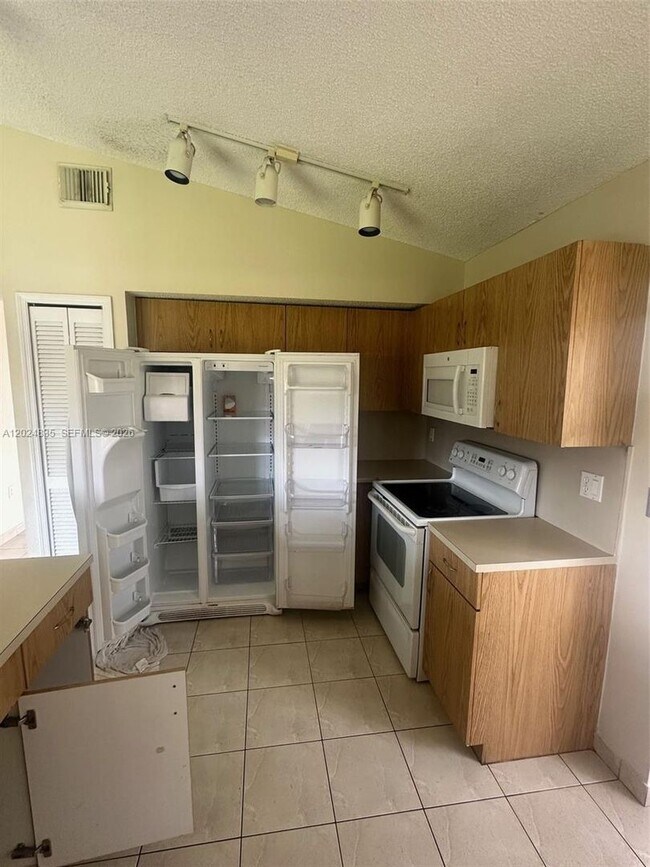 Building Photo - 16280 SW 77th Terrace