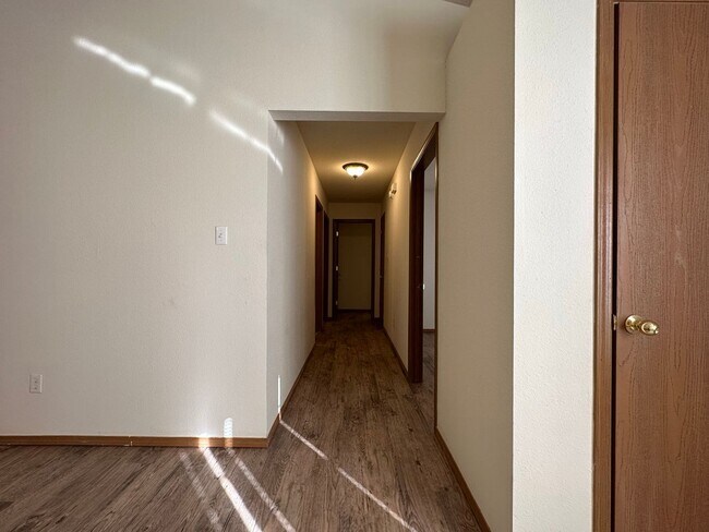 Foto del edificio - 1520-1522 Fianna Place Ct