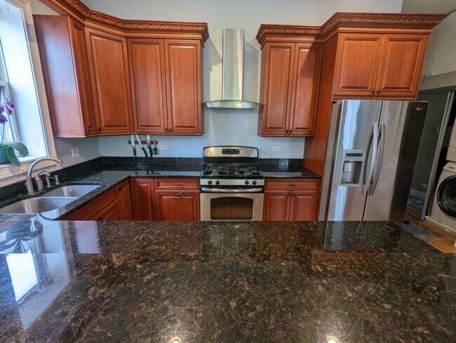 Foto del edificio - 2426 W Erie St