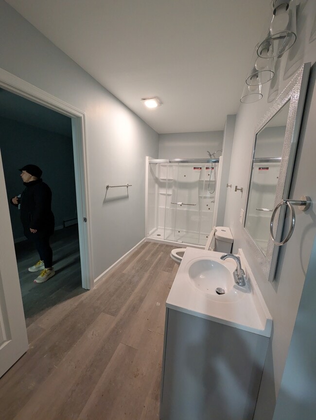 Building Photo - 27 W Notre Dame St