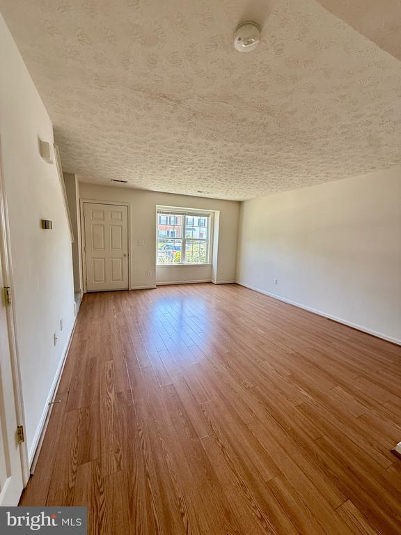 Building Photo - 9906 Warwick Pl
