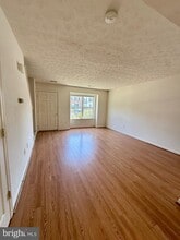 Building Photo - 9906 Warwick Pl