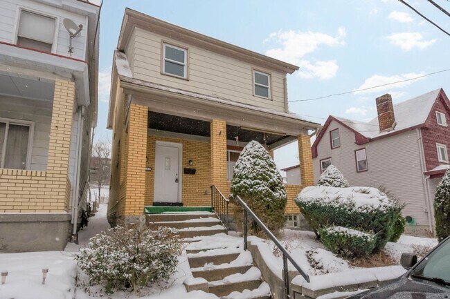 Foto del edificio - Renovated 3 bedroom home available NOW!