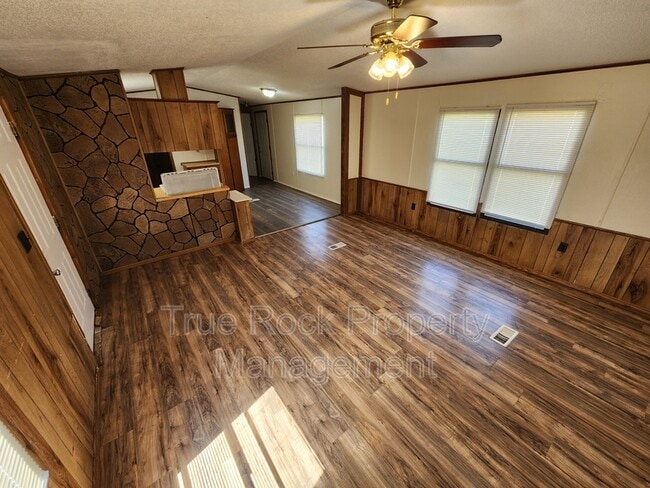 Building Photo - 10916 County Rd 1515